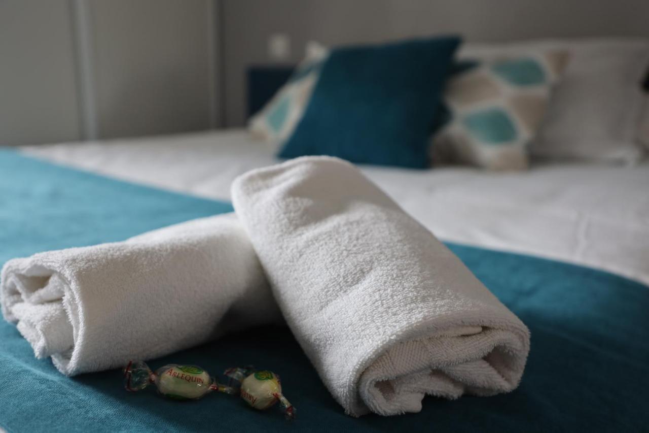 Un Hotel Sur Le Port 拉罗歇尔 外观 照片