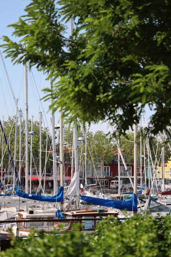 Un Hotel Sur Le Port 拉罗歇尔 外观 照片